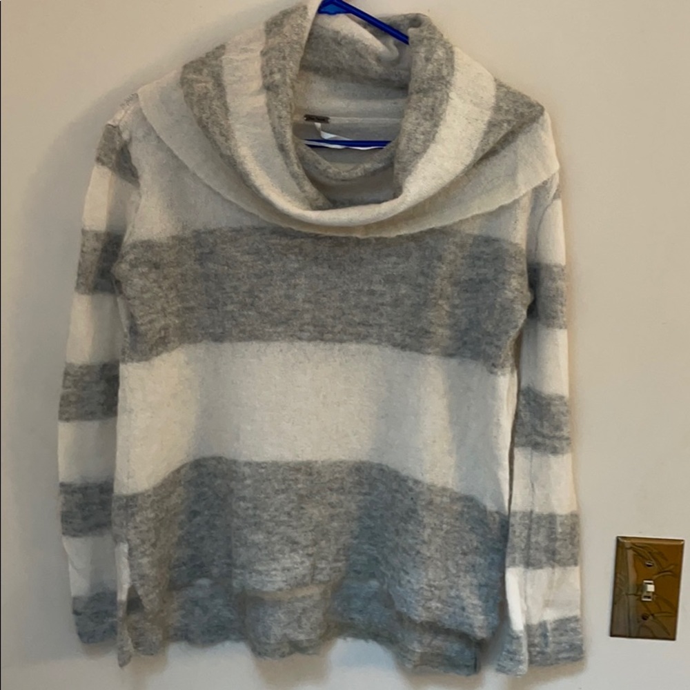 Free people sweater